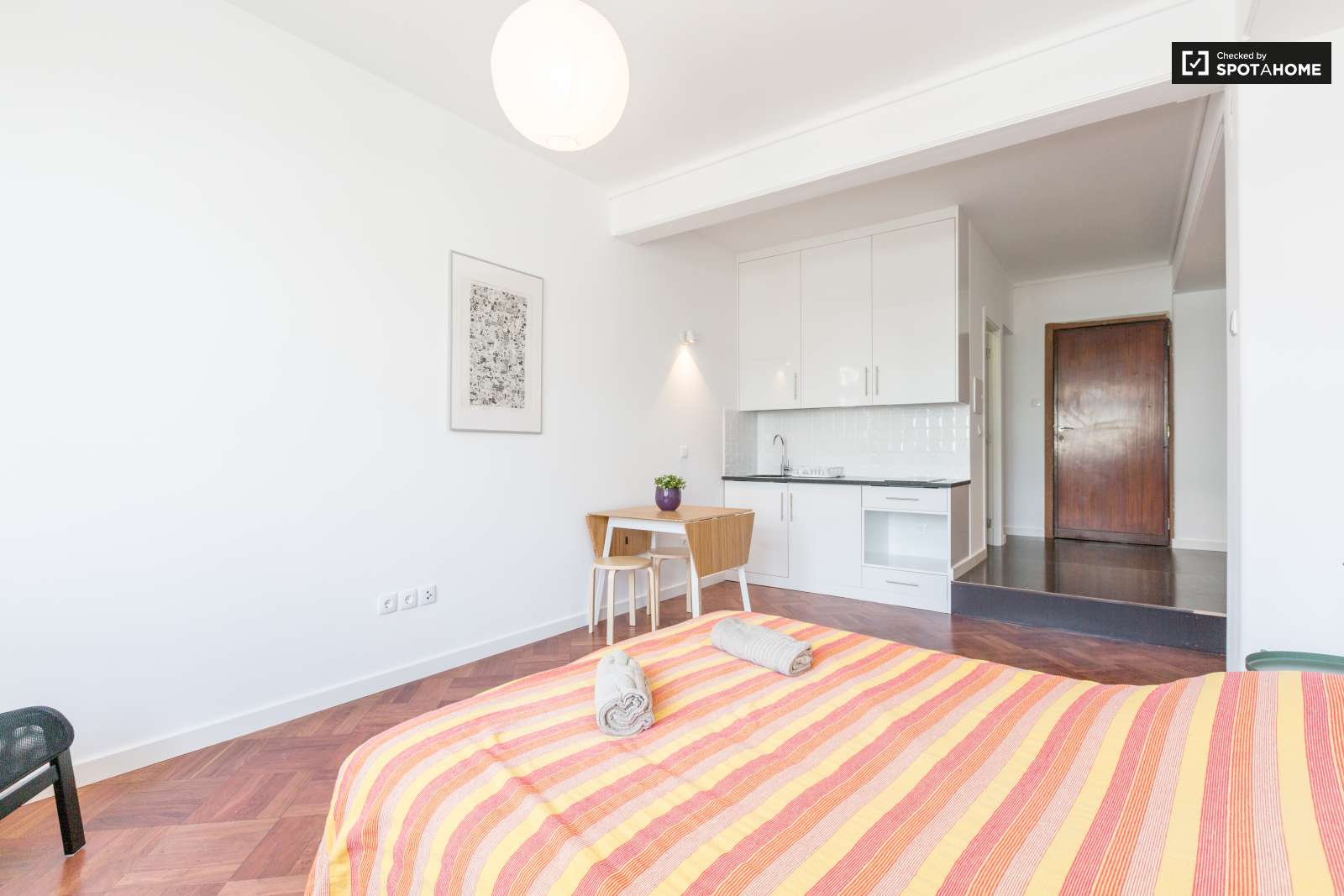 Nicely renovated studio apartment for rent in Anjos