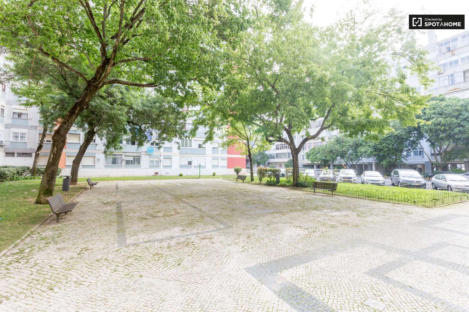 ROOM IN THE CITY CENTRE OF LISBON_BAIXA POMBALINA