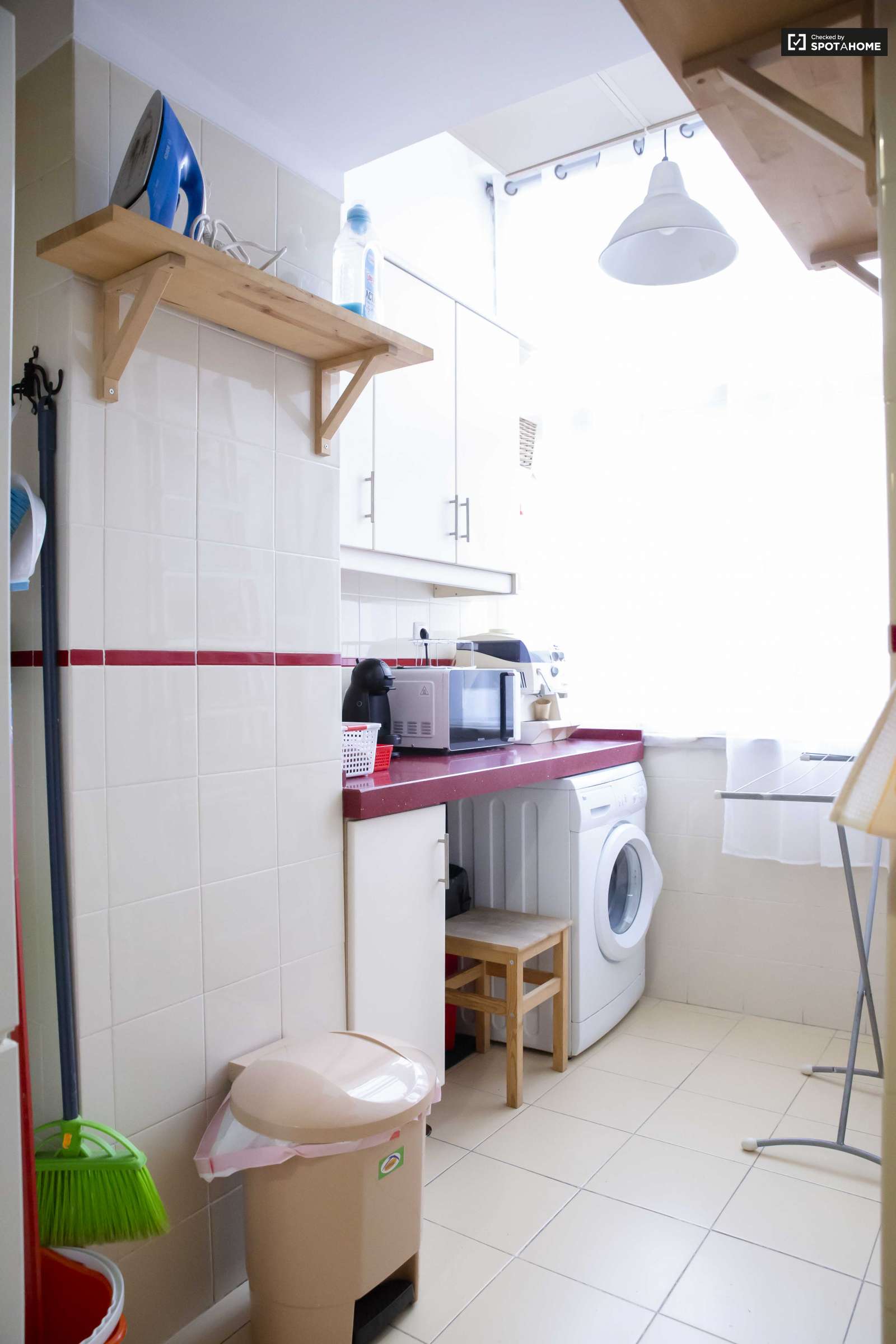 Double bed in Rooms for rent in sunny 3-bedroom apartment in São Domingos de Benfica