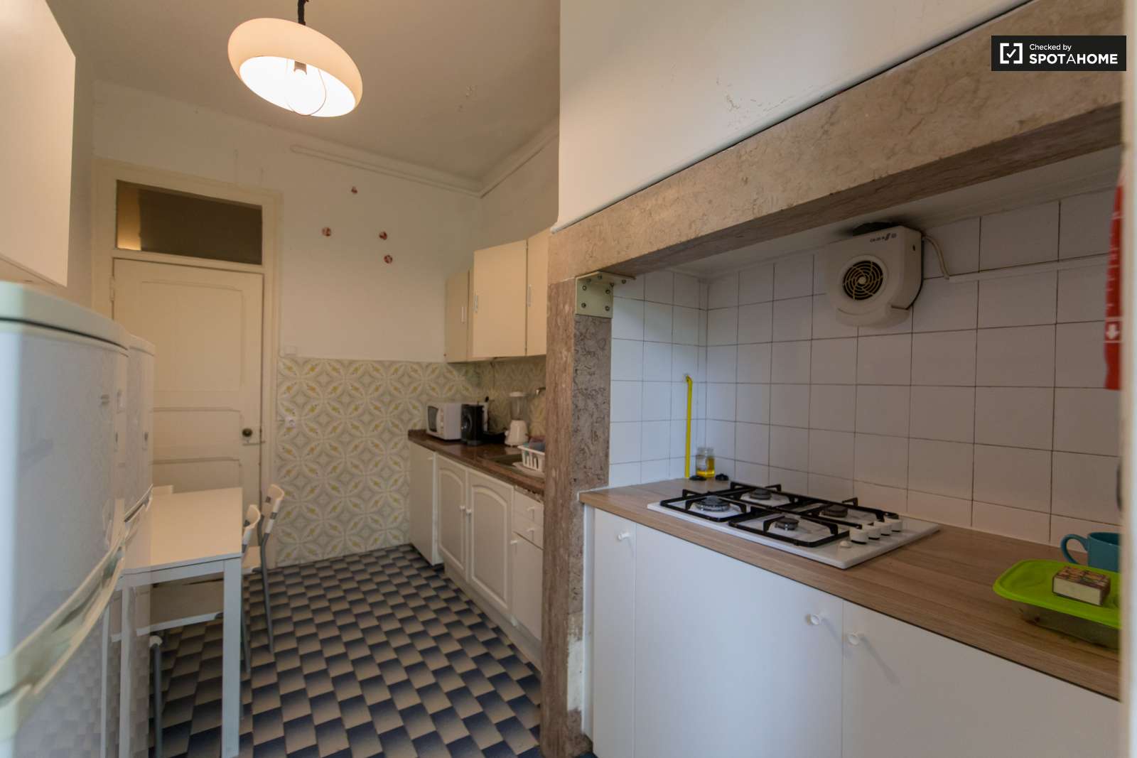 Single Bed in Modern rooms for rent in 6-bedroom apartment in Avenidas Novas