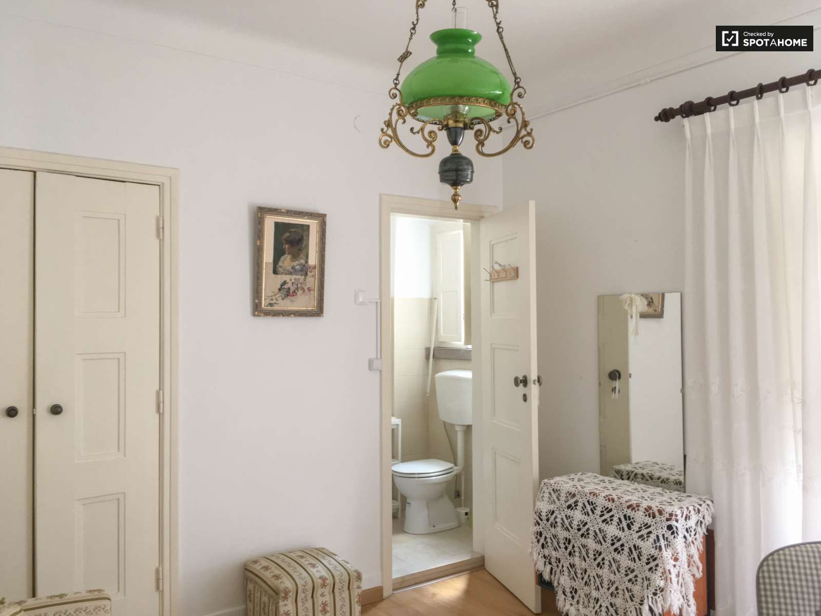 Spacious 3-bedroom apartment for rent in Areeiro