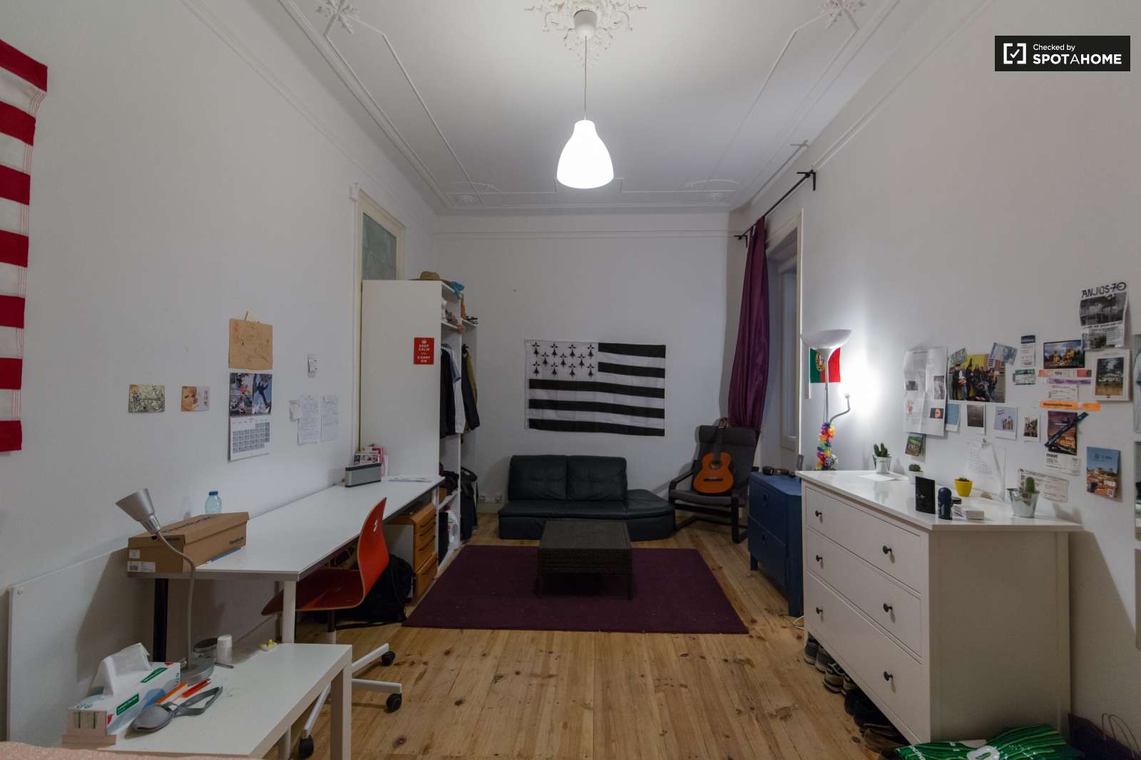 Single room with private kitchenette in a villa house