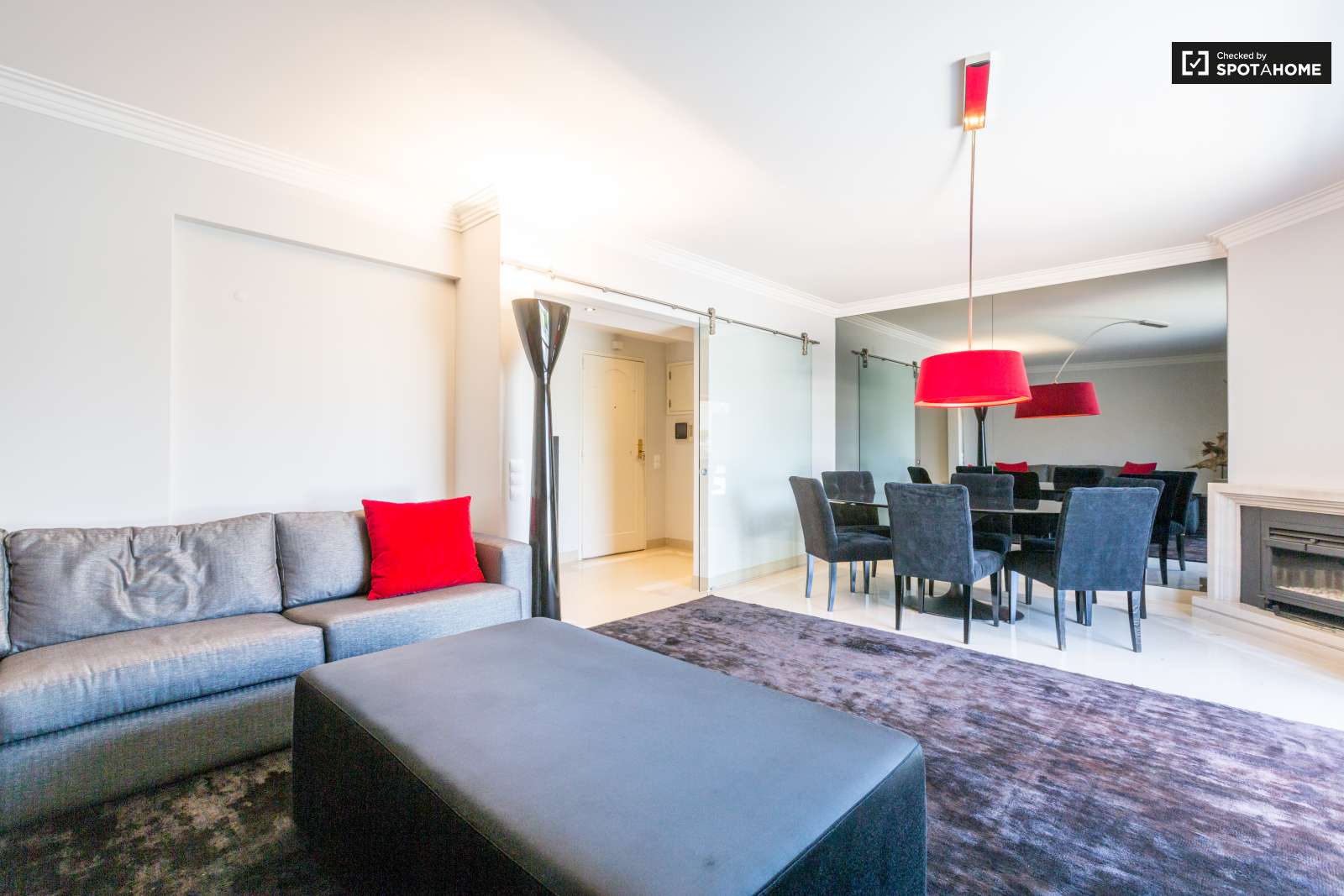 2-bedroom apartment with balcony for rent in São Domingos de Benfica