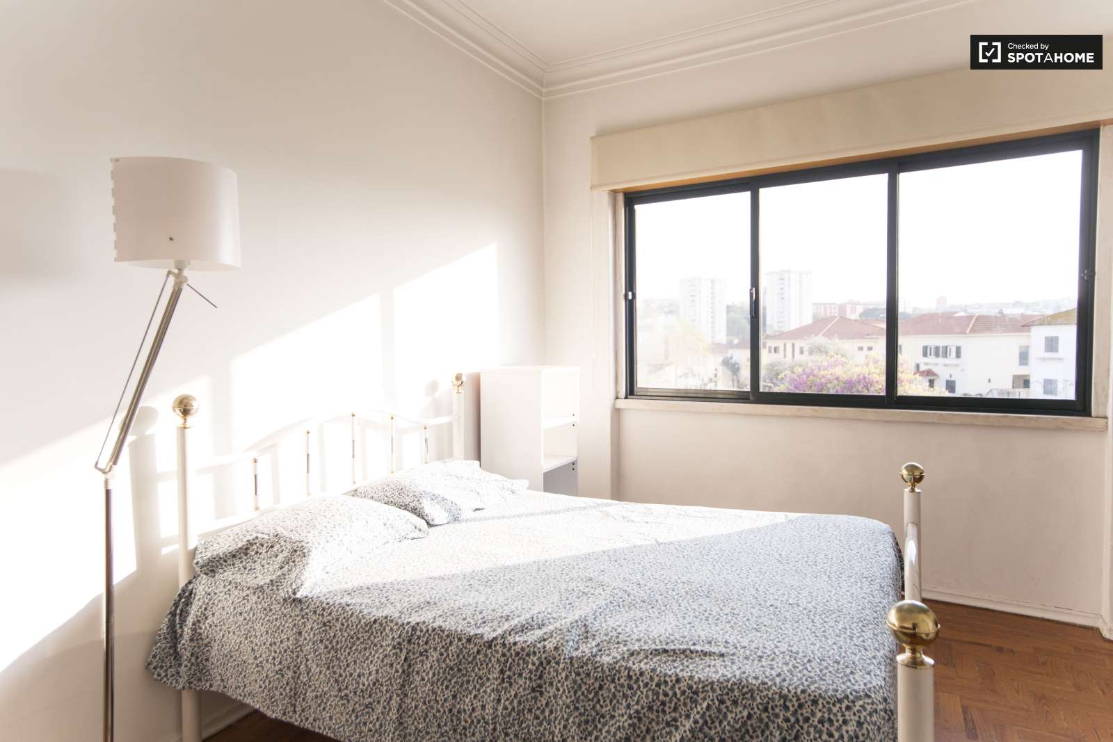 Cosy room in Polo Universitario da Ajuda