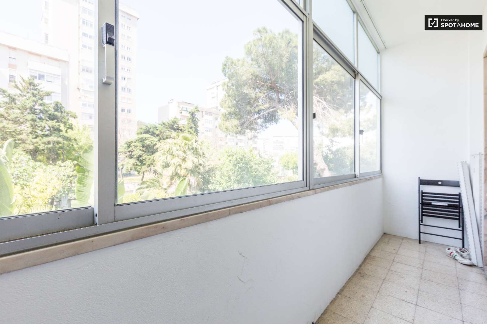 Nice room near the University NOVA (SBE) Carcavelos