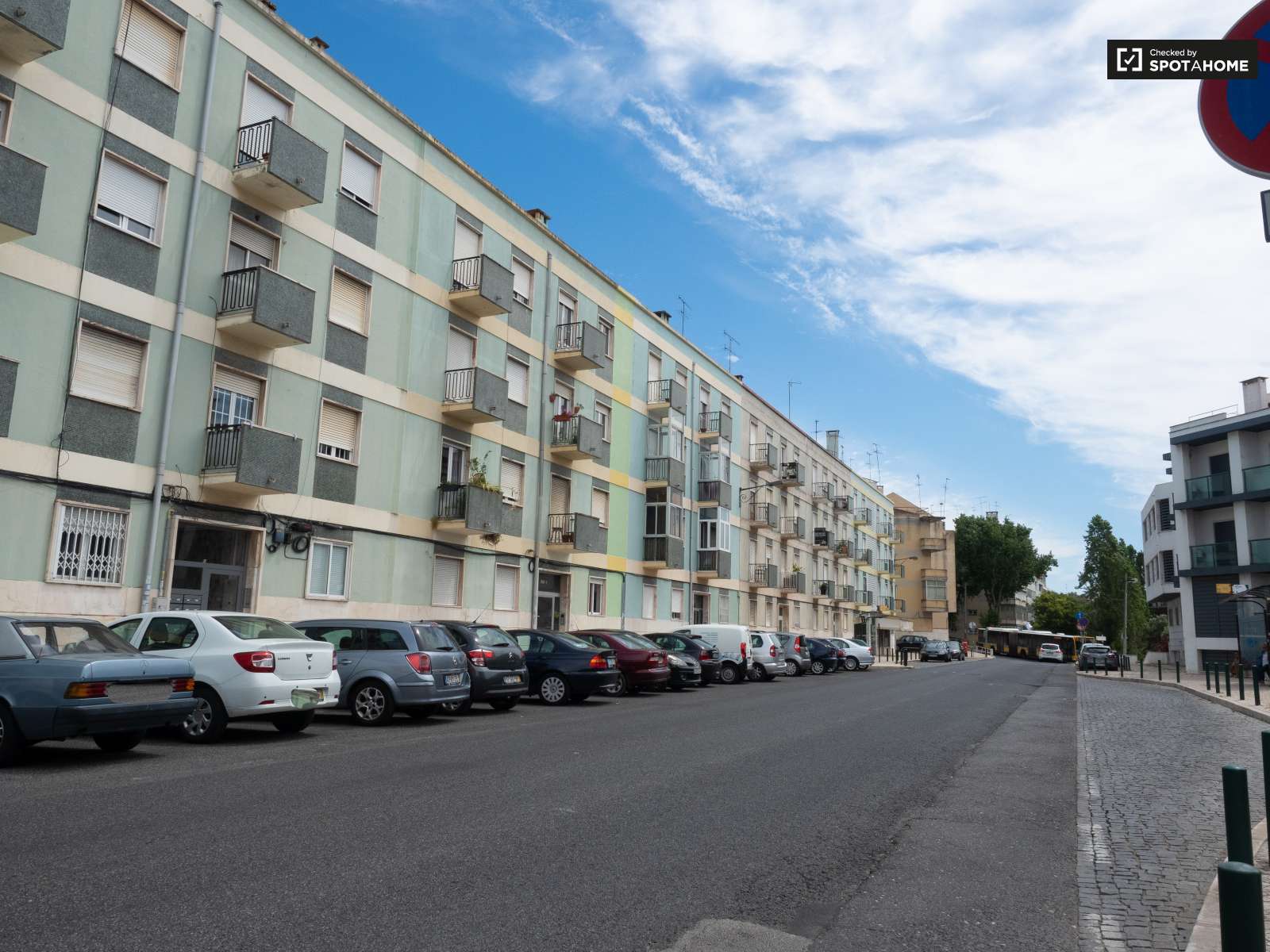 Stylish 1-bedroom apartment for rent in Lumiar