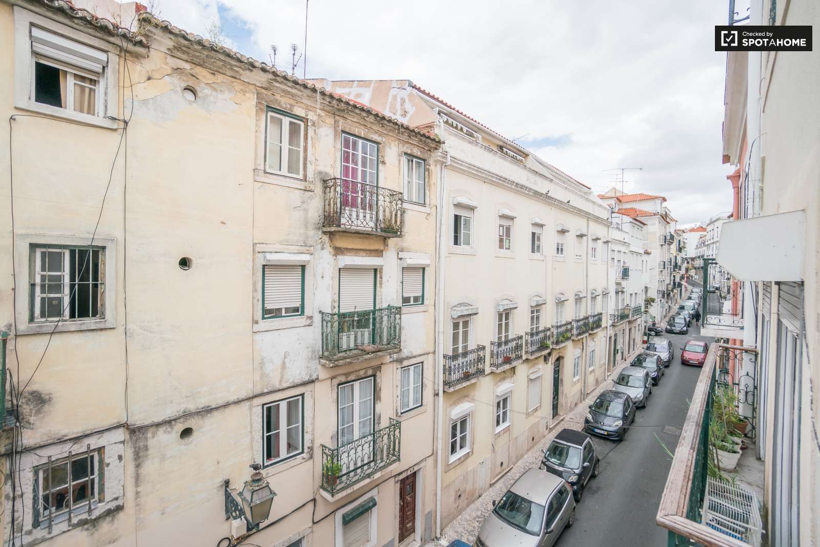 Beautiful 1-bedroom duplex apartment with terrace for rent in Santos