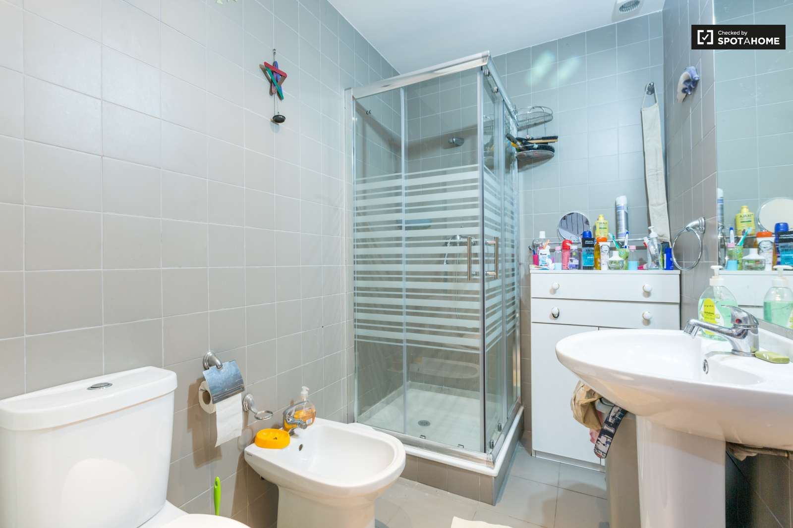 Twin Beds in Rooms for rent in 3-bedroom apartment in Lumiar