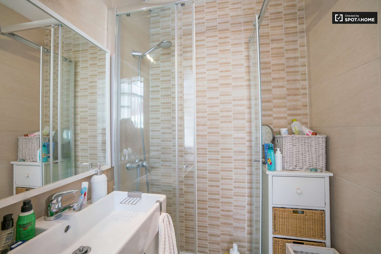 Exterior 2-bedroom apartment for rent in Campo de ourique