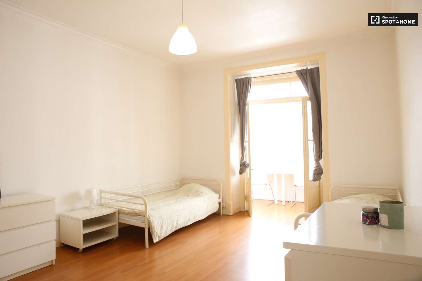 Twin Beds in Gorgeous rooms for rent in lovely flatshare in Avenidas Novas, near Metro Saldanha