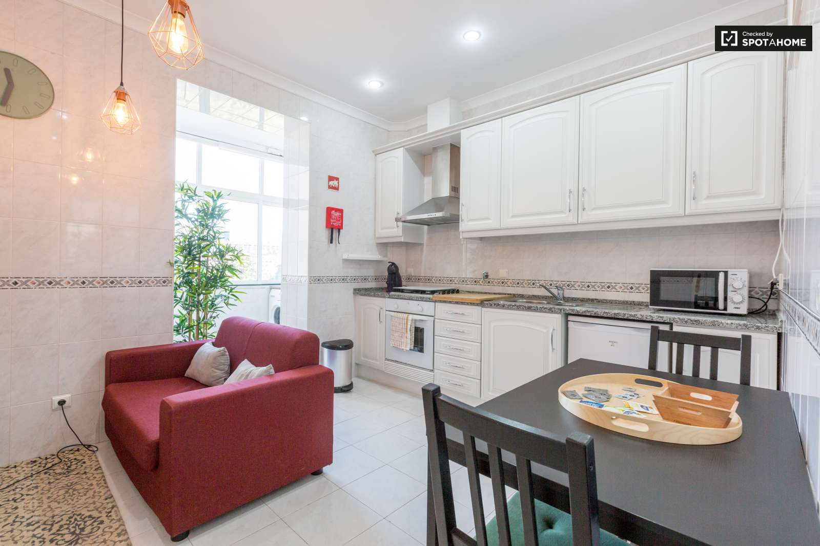 Renovated 2-bedroom apartment for rent in Avenidas Novas