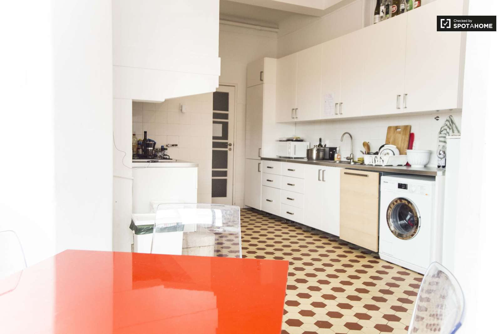 double room next LARANJEIRO METRO, ALMADA, LISBON