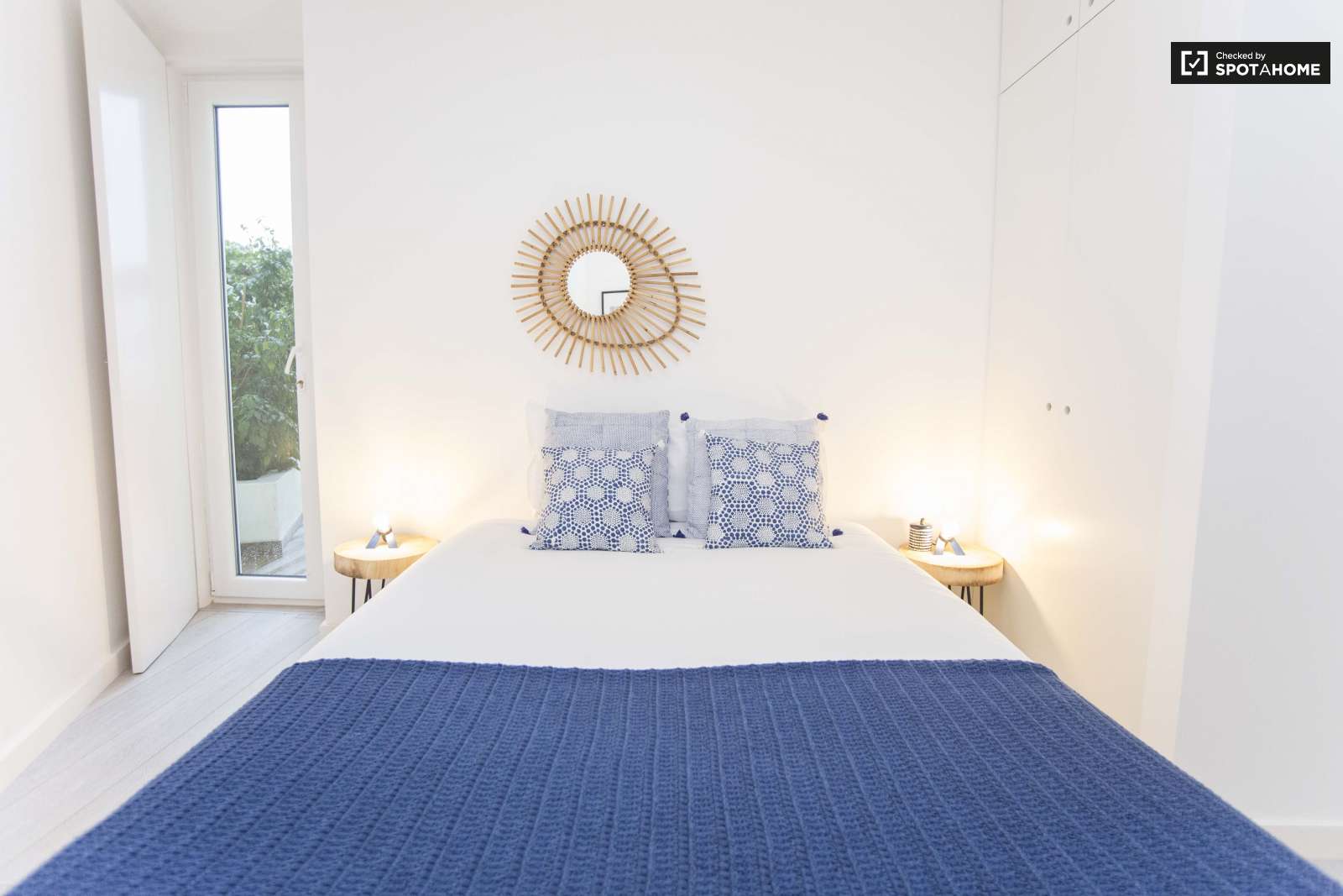 Chic 3-bedroom apartment for rent close to Feira da Ladra in Penha de França