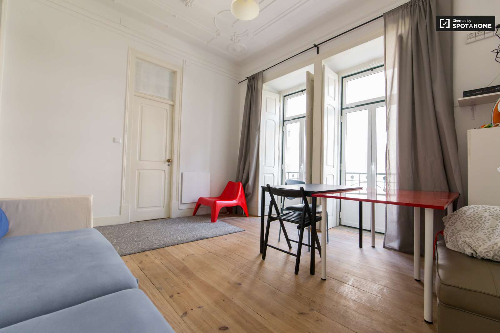 Cama individual en habitación de 4 personas