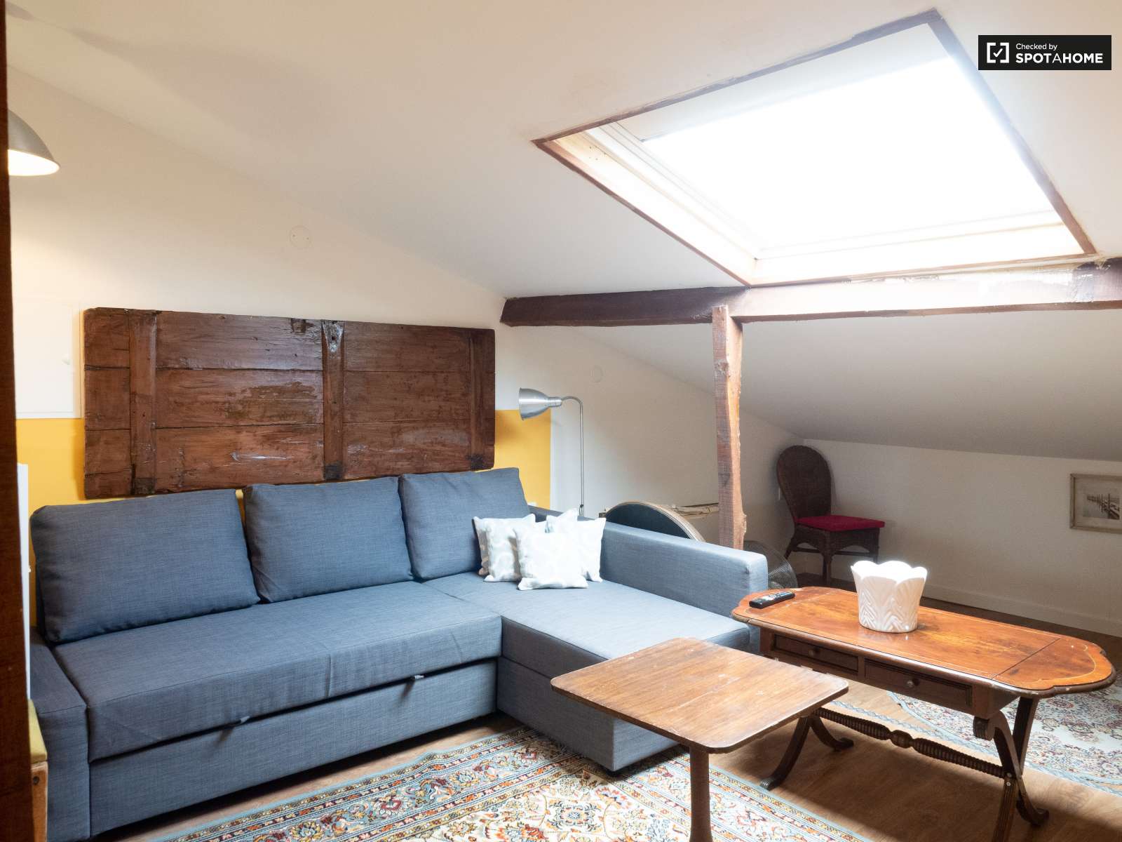 Charming 2-bedroom apartment for rent in Estrela