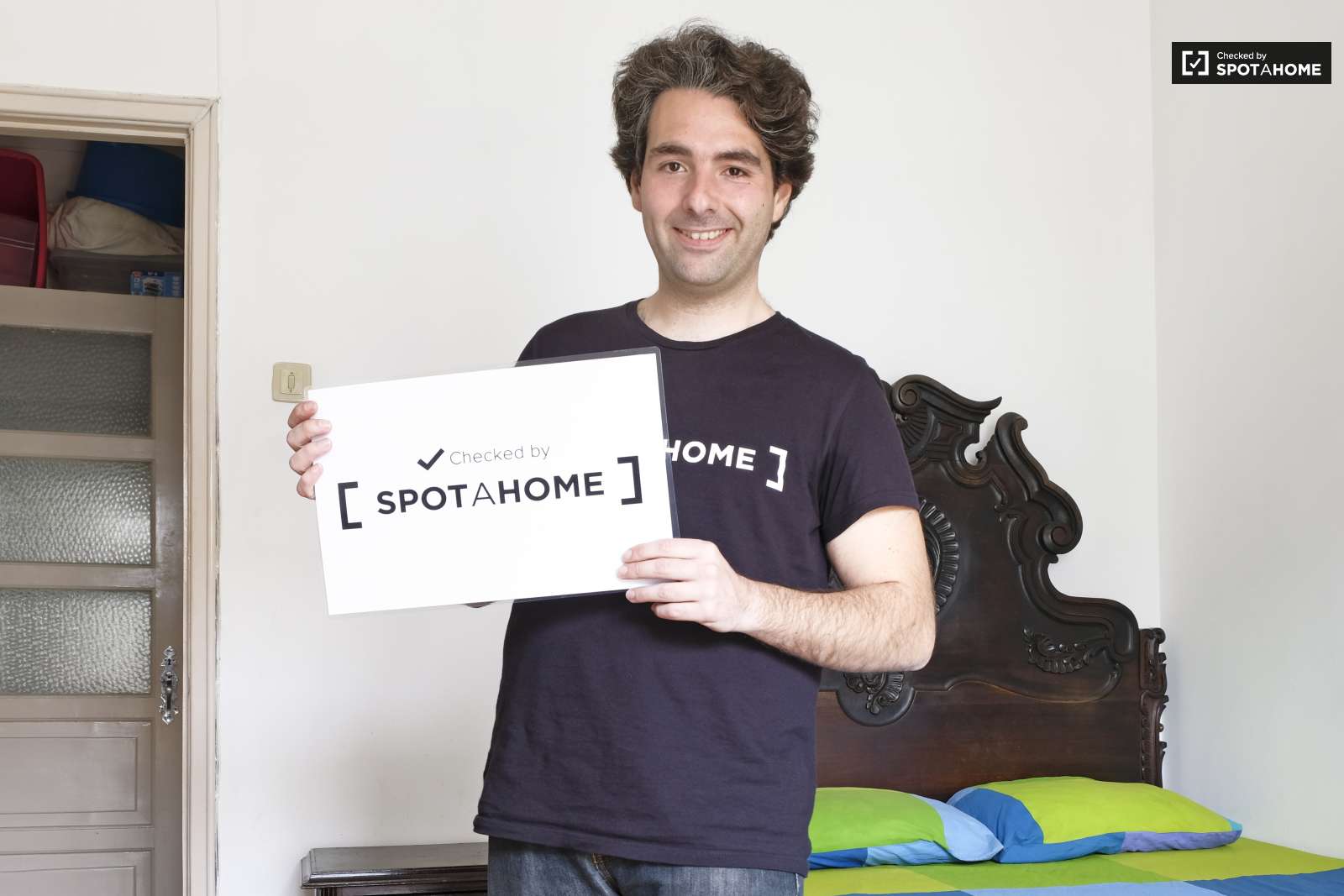 Double bed in Rooms for rent in sunny 4-bedroom apartment in Penha de França