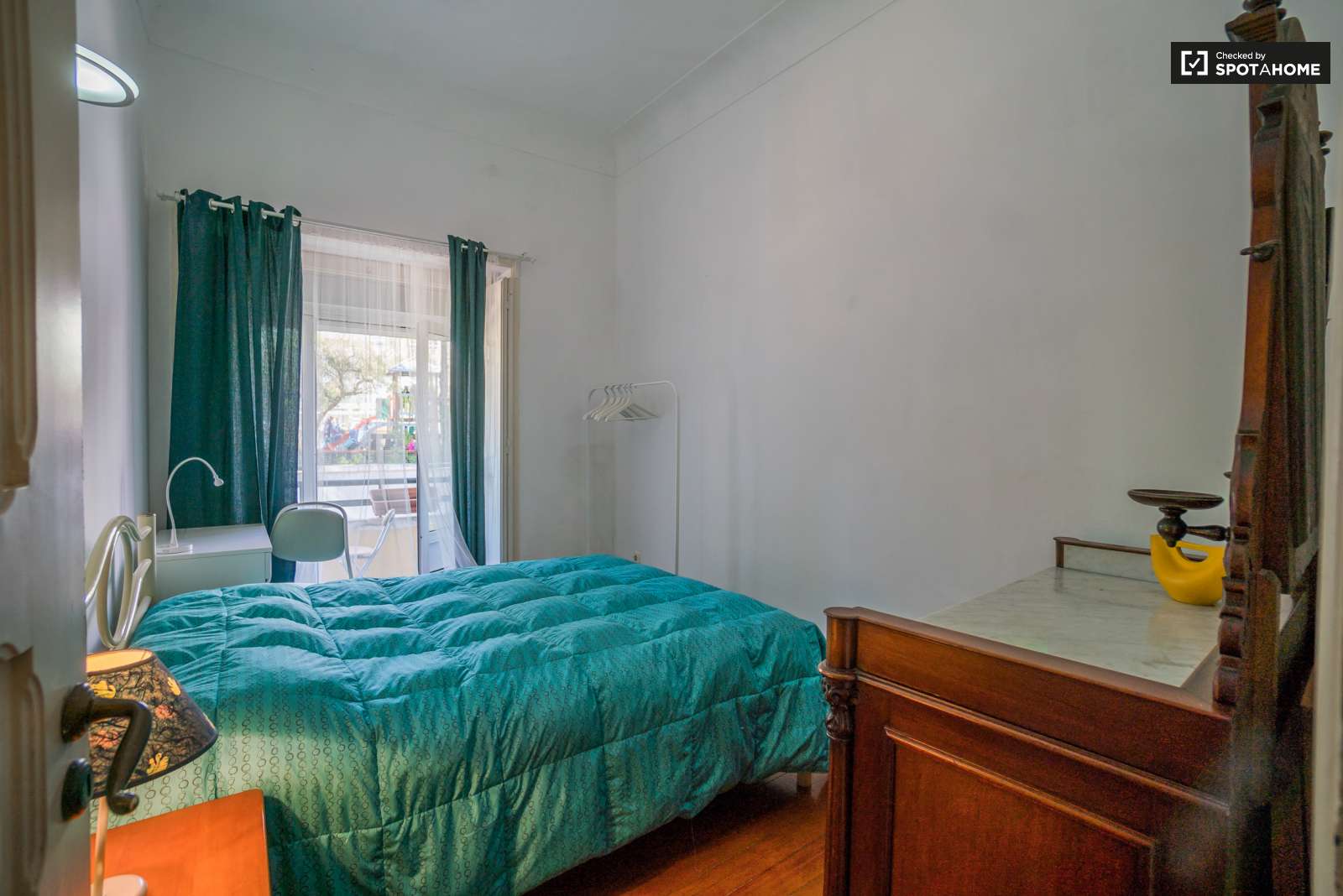 Room in Campo de Ourique, near Mercado Campo Ourique