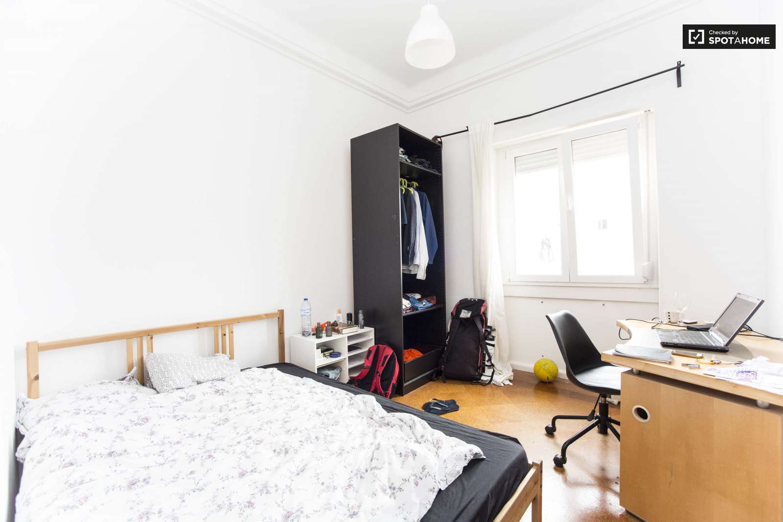 double room next LARANJEIRO METRO, ALMADA, LISBON