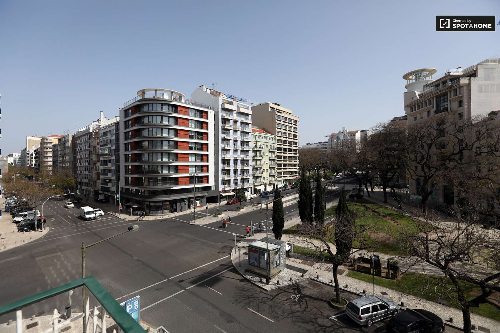 Quarto junto ao Loures Shopping