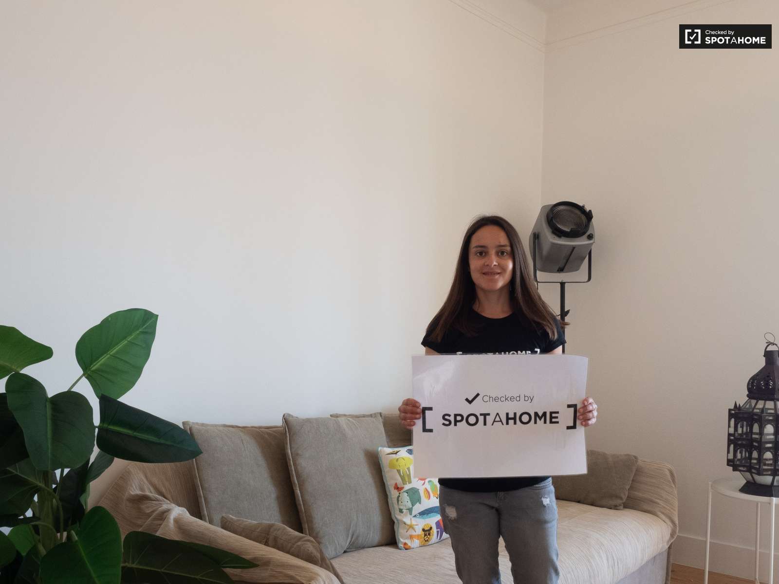 Chic 2-bedroom apartment for rent in Penha de França