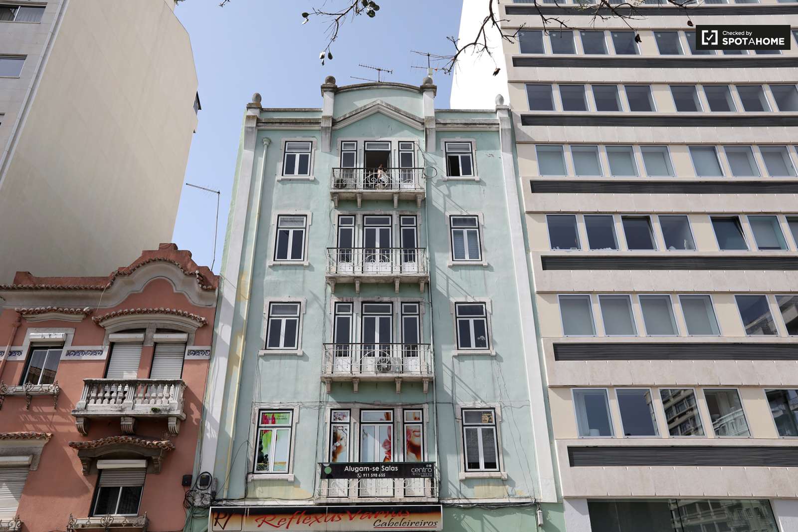 Quarto junto ao Loures Shopping