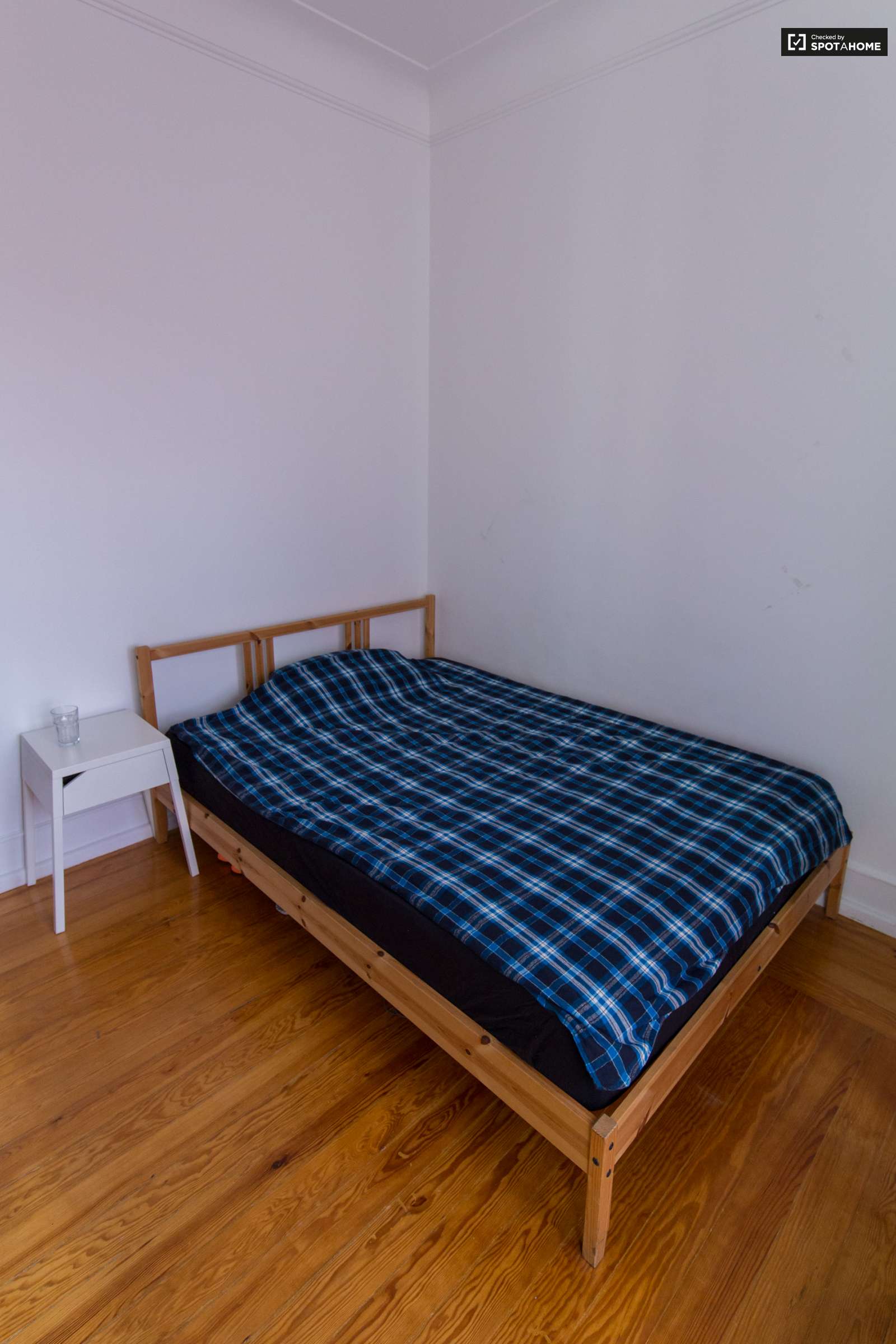 Apartamento com 2 quartos perto de Santa Apolónia