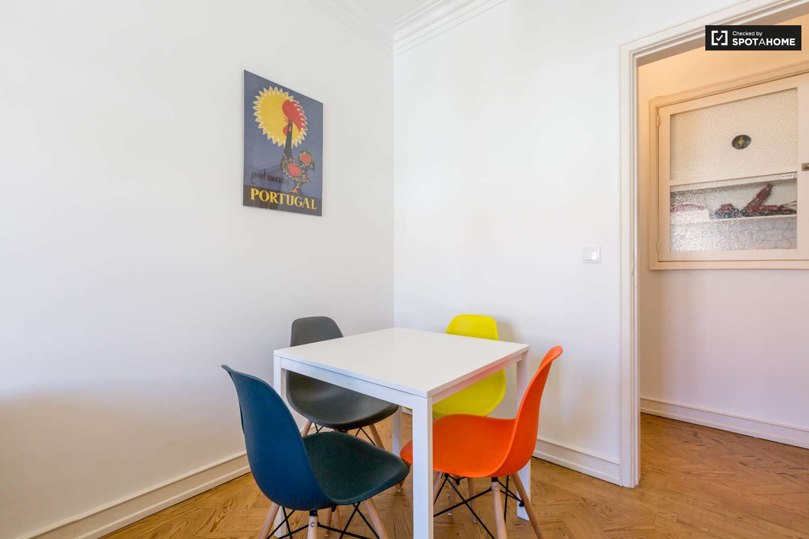 Quarto em apartamento zona nobre cidade Lisboa a 3 minutos do Instituto Superior Técnico