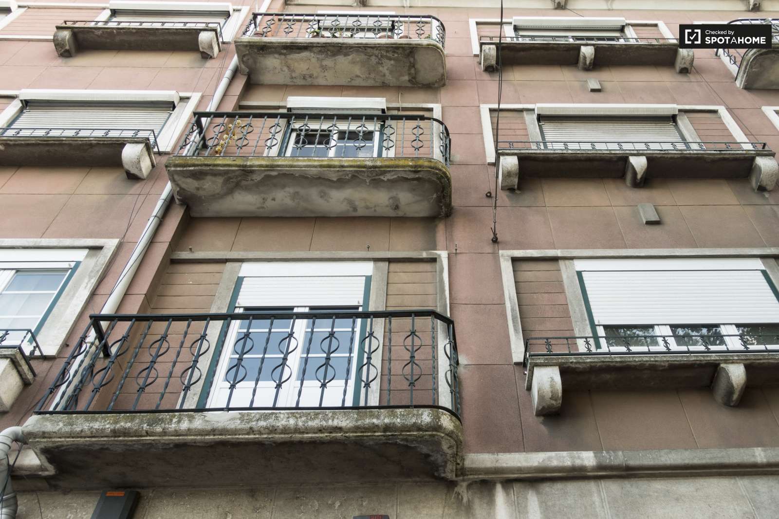 Quarto Espaçoso e Confortavel no Distrito de Lisboa