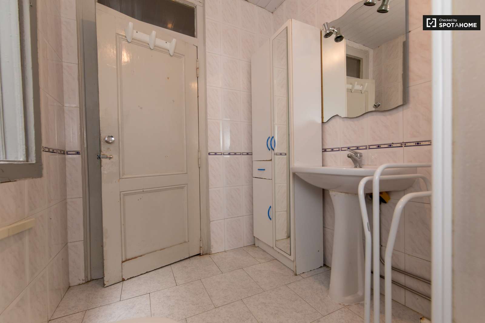 Charming room Lisbon Center - NEW