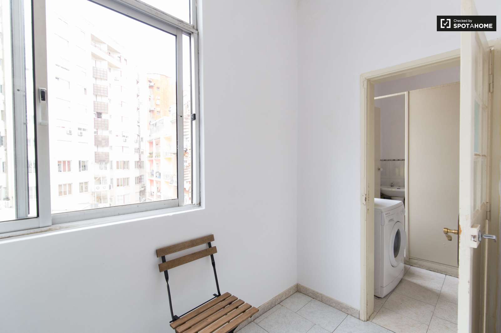 Single Room 10 min Lisbon City Center!