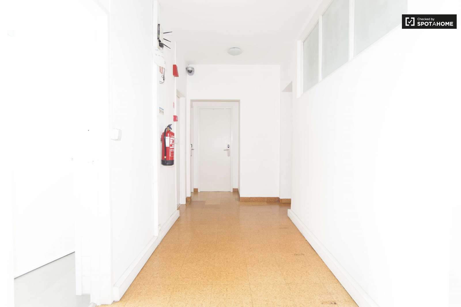 Single Bed in Furnished rooms for rent in super cool shared students residence in Avenidas Nova